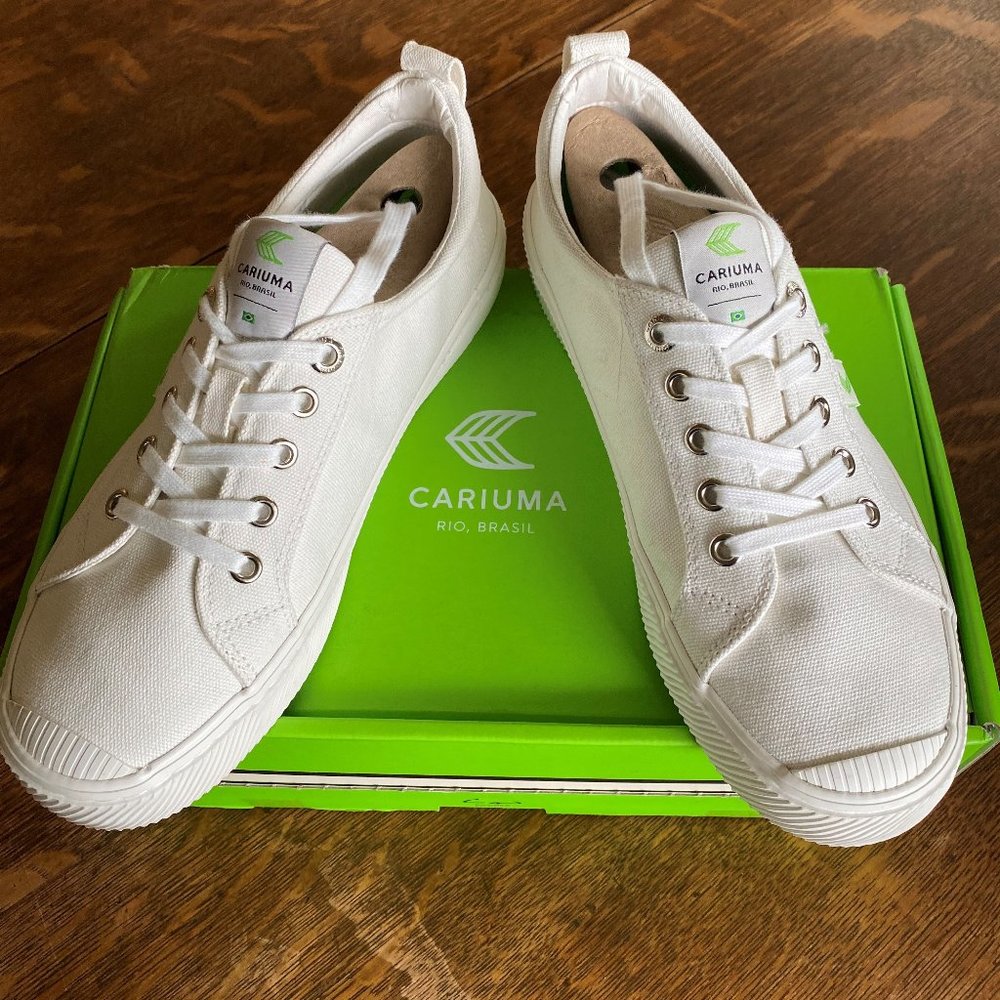 Cariuma OCA Low White Canvas Sneaker